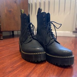 Dr. Marten 16 hole platform black leather boots